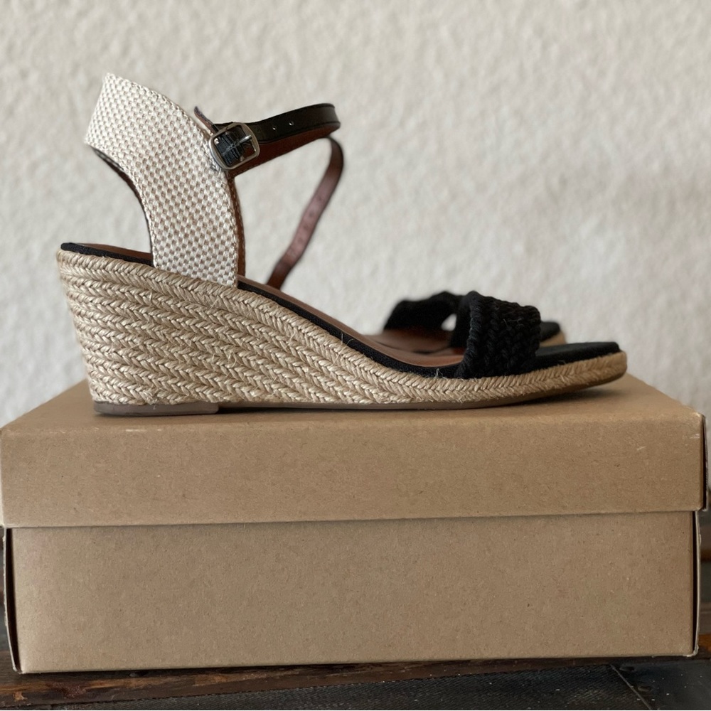 Lucky Brand Wedge Espadrilles - Picture 2 of 4